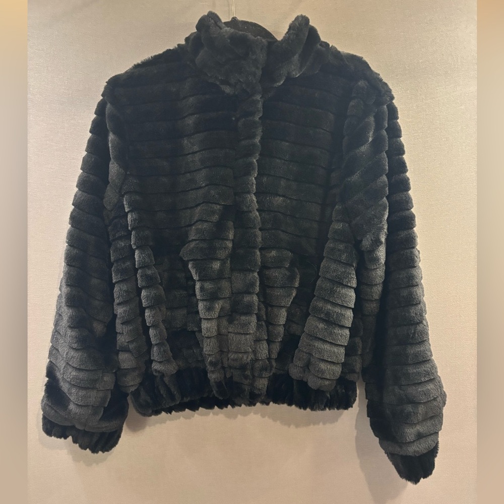 Fair haven Women's Black Faux Fur Jacket medium bomber jacket cinched waist